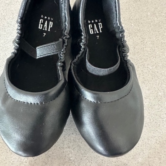 Gap/Old Navy Bundle Toddler Size 7 Sandals/Flats-Excellent Condition! - Picture 4 of 13